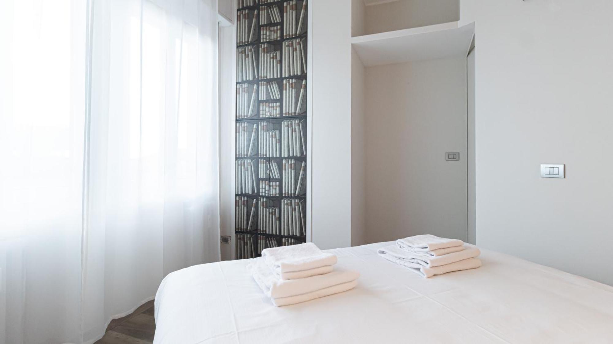 Italianway-Gian Galeazzo Apartment มิลาน ภายนอก รูปภาพ