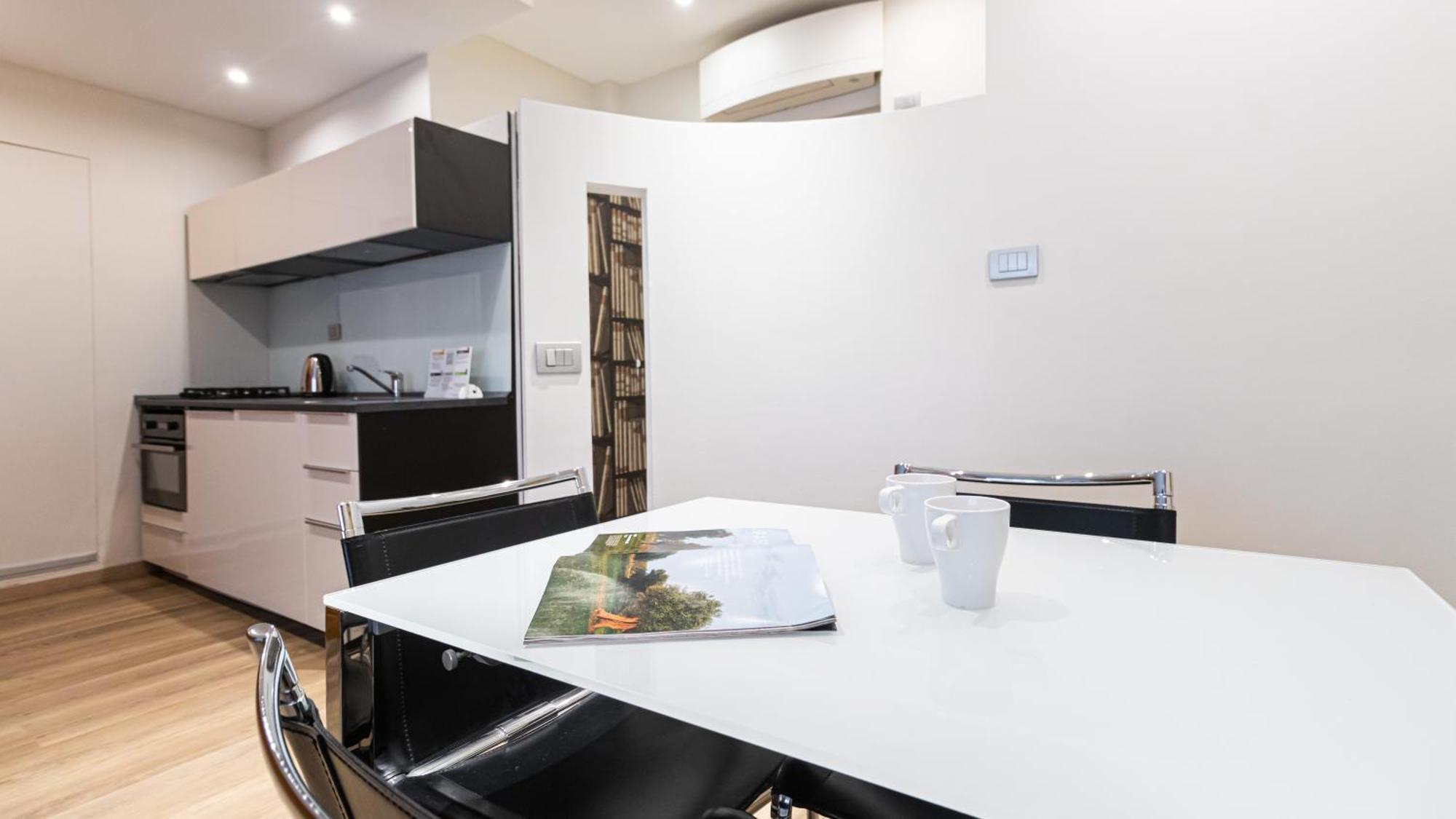 Italianway-Gian Galeazzo Apartment มิลาน ภายนอก รูปภาพ